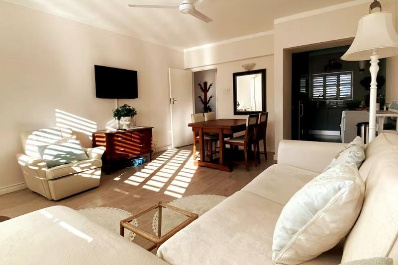 To Let 2 Bedroom Property for Rent in Vredehoek Western Cape
